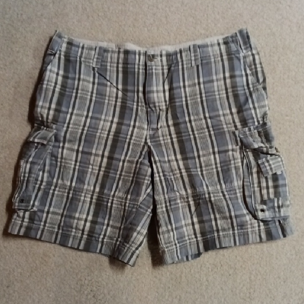 Eddie Bauer Plaid Cargo Shorts - Gray/tan